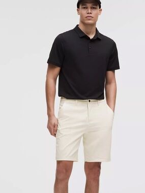 Lululemon classic fit 9” short - light white